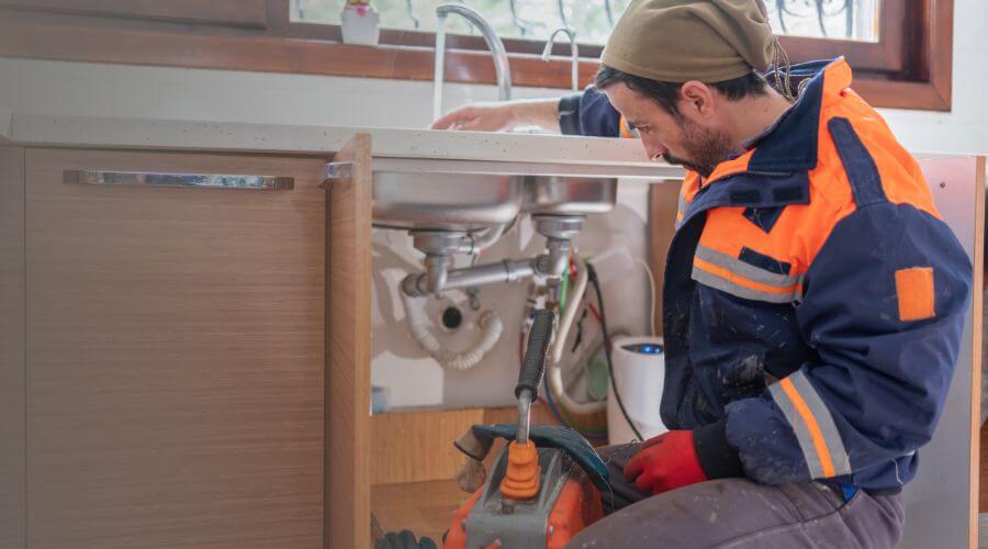 Expert burst pipe repair services in Minonk, IL